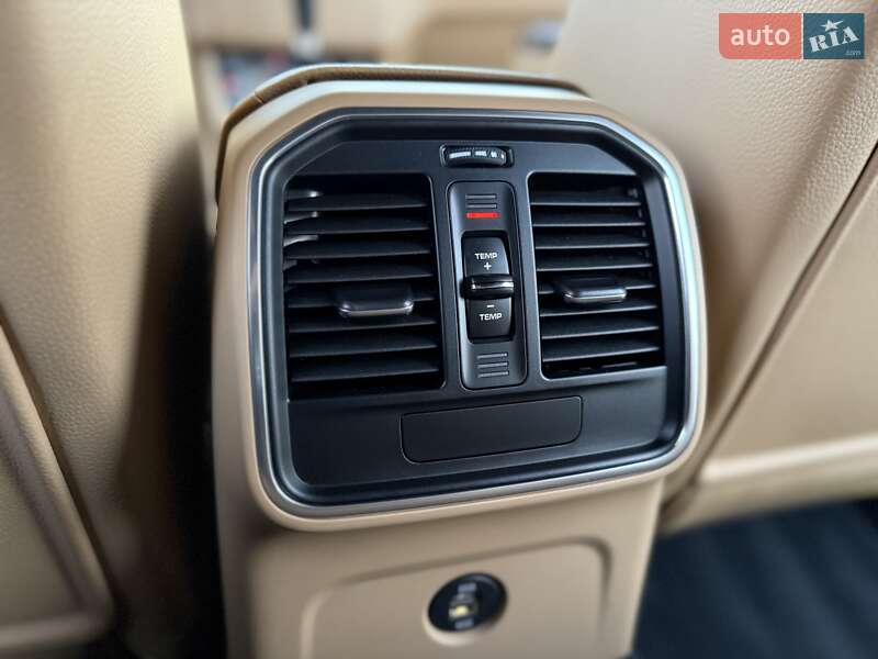 Внедорожник / Кроссовер Porsche Macan 2017 в Киеве