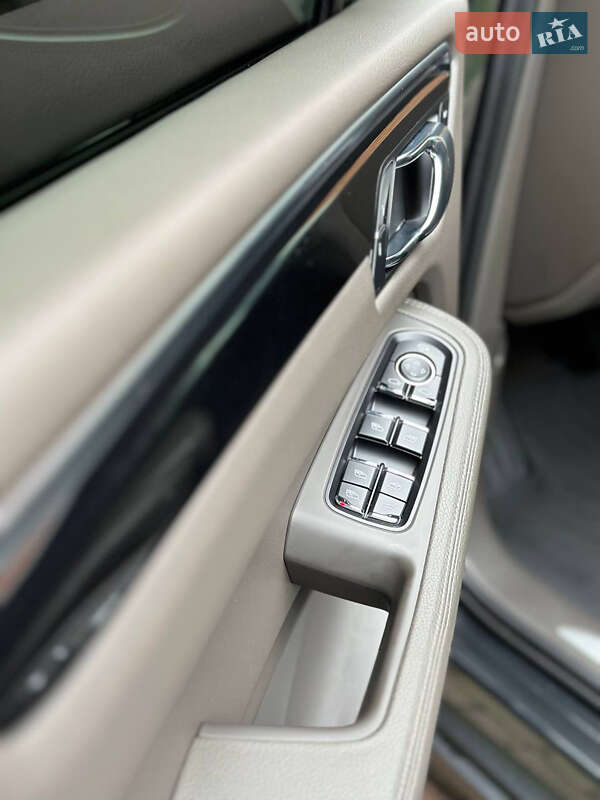 Внедорожник / Кроссовер Porsche Macan 2017 в Киеве