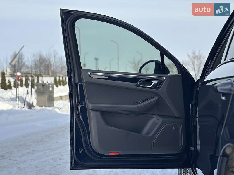 Внедорожник / Кроссовер Porsche Macan 2018 в Дрогобыче фото 120 Внедорожник / Кроссовер Porsche Macan 2018 в Дрогобыче