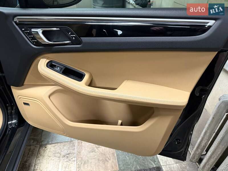 Позашляховик / Кросовер Porsche Macan 2016 в Києві фото 23 Позашляховик / Кросовер Porsche Macan 2016 в Києві