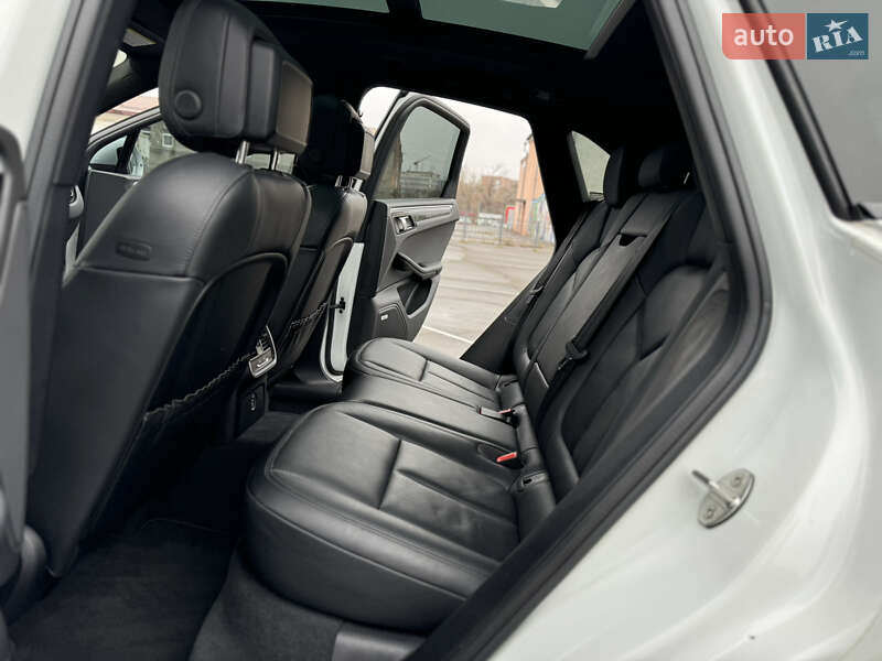 Внедорожник / Кроссовер Porsche Macan 2019 в Харькове