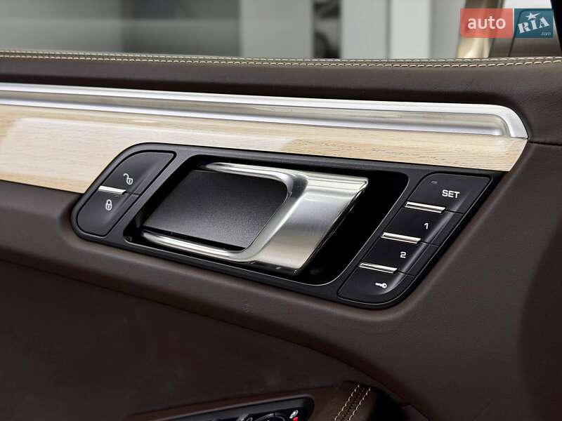 Внедорожник / Кроссовер Porsche Macan 2016 в Киеве