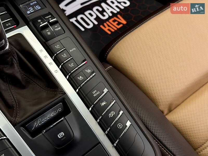 Внедорожник / Кроссовер Porsche Macan 2016 в Киеве