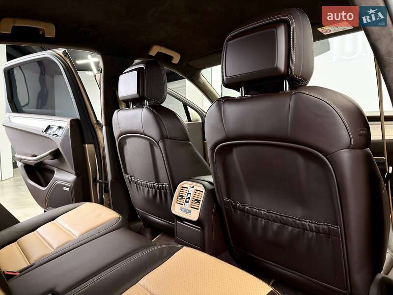 Внедорожник / Кроссовер Porsche Macan 2016 в Киеве