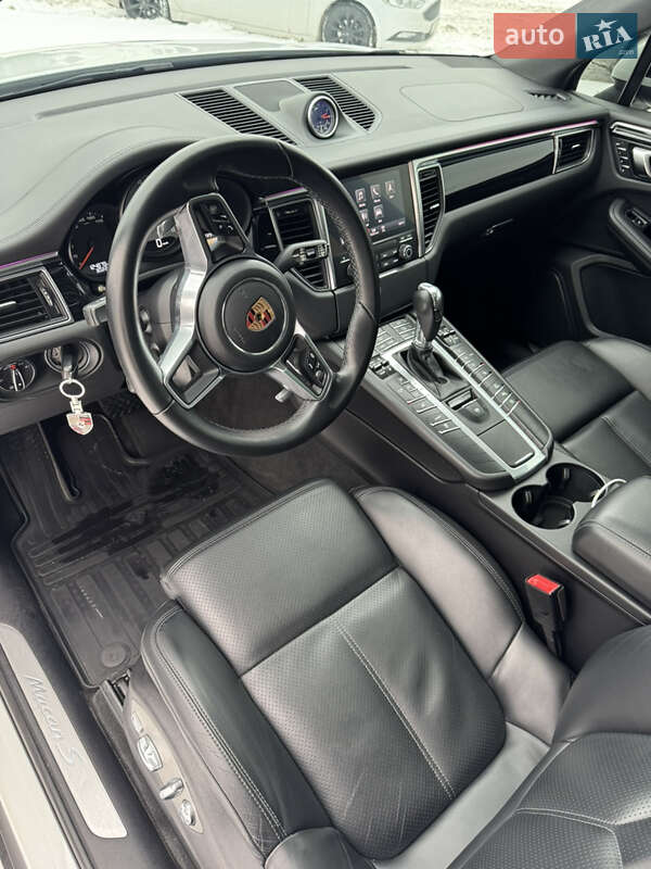 Внедорожник / Кроссовер Porsche Macan 2018 в Киеве фото 15 Внедорожник / Кроссовер Porsche Macan 2018 в Киеве