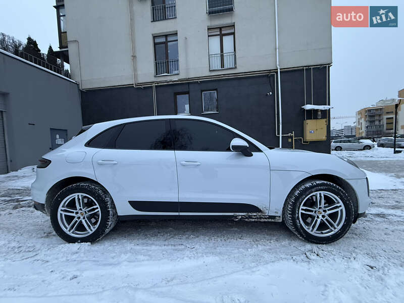 Внедорожник / Кроссовер Porsche Macan 2020 в Киеве