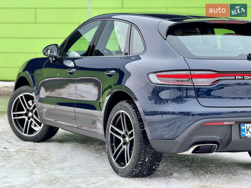Внедорожник / Кроссовер Porsche Macan 2021 в Киеве