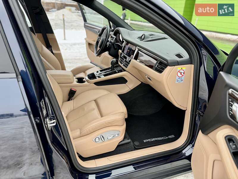 Внедорожник / Кроссовер Porsche Macan 2021 в Киеве