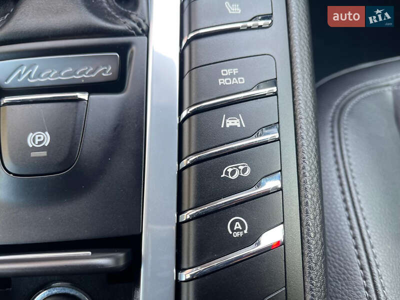 Внедорожник / Кроссовер Porsche Macan 2018 в Киеве