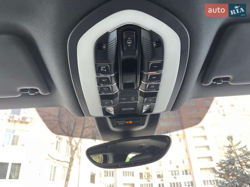 Внедорожник / Кроссовер Porsche Macan 2018 в Киеве