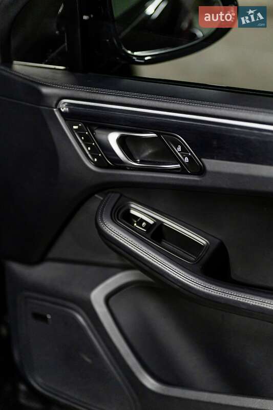 Позашляховик / Кросовер Porsche Macan 2023 в Тернополі