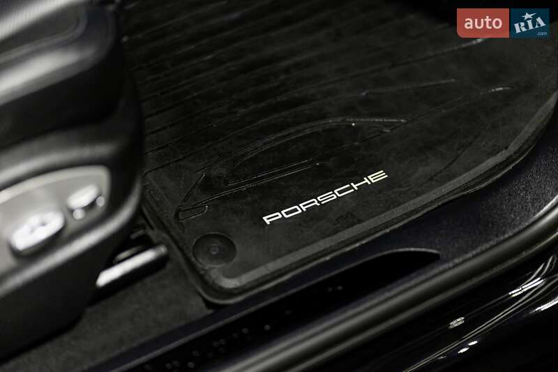 Позашляховик / Кросовер Porsche Macan 2023 в Тернополі