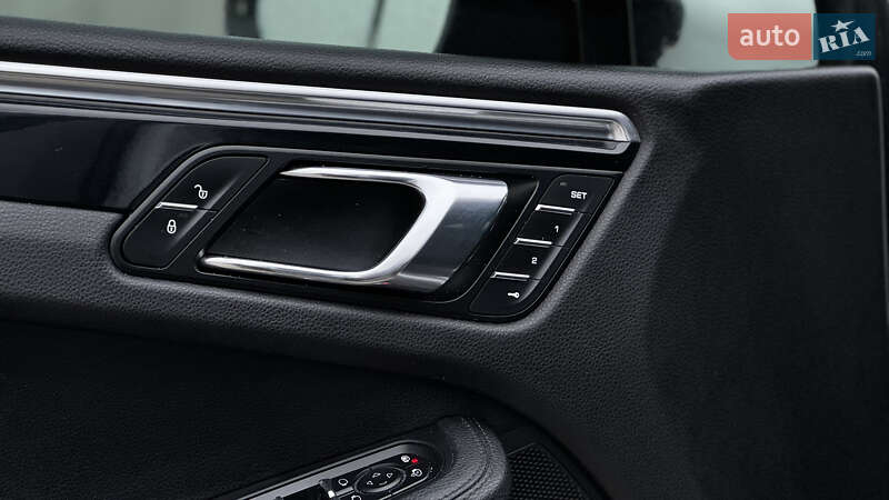Позашляховик / Кросовер Porsche Macan 2016 в Києві