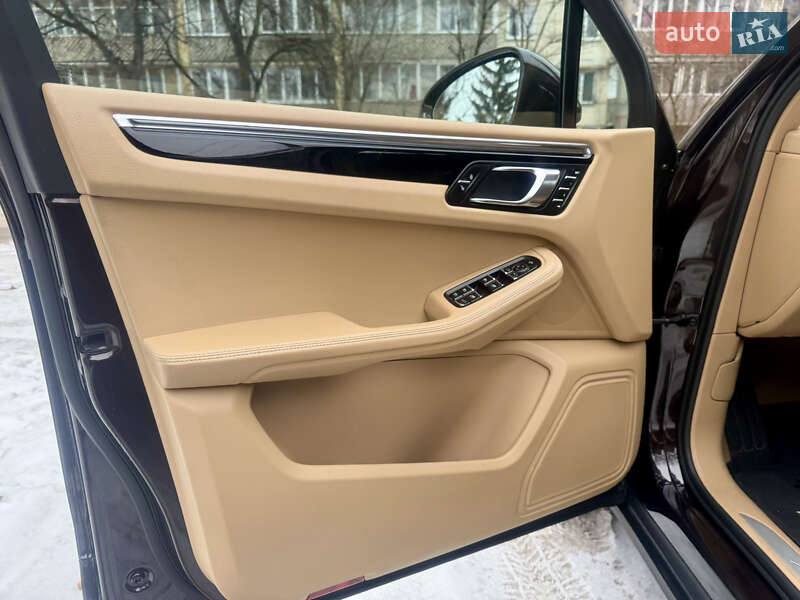 Позашляховик / Кросовер Porsche Macan 2014 в Києві