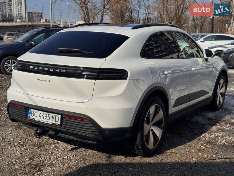 Позашляховик / Кросовер Porsche Macan 2024 в Києві