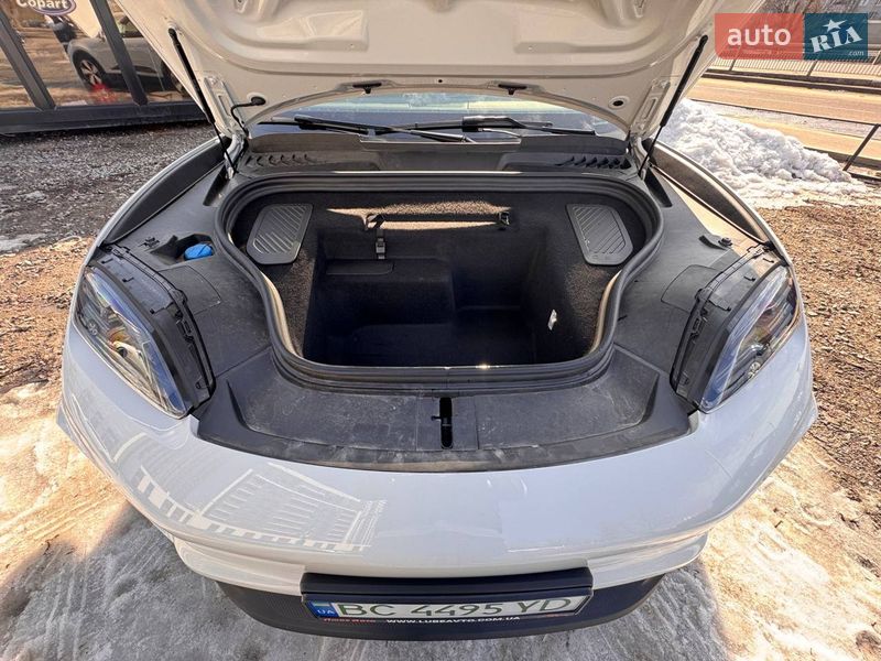 Позашляховик / Кросовер Porsche Macan 2024 в Києві