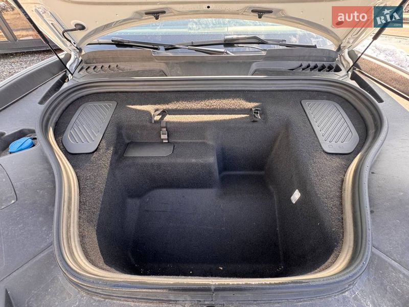 Позашляховик / Кросовер Porsche Macan 2024 в Києві