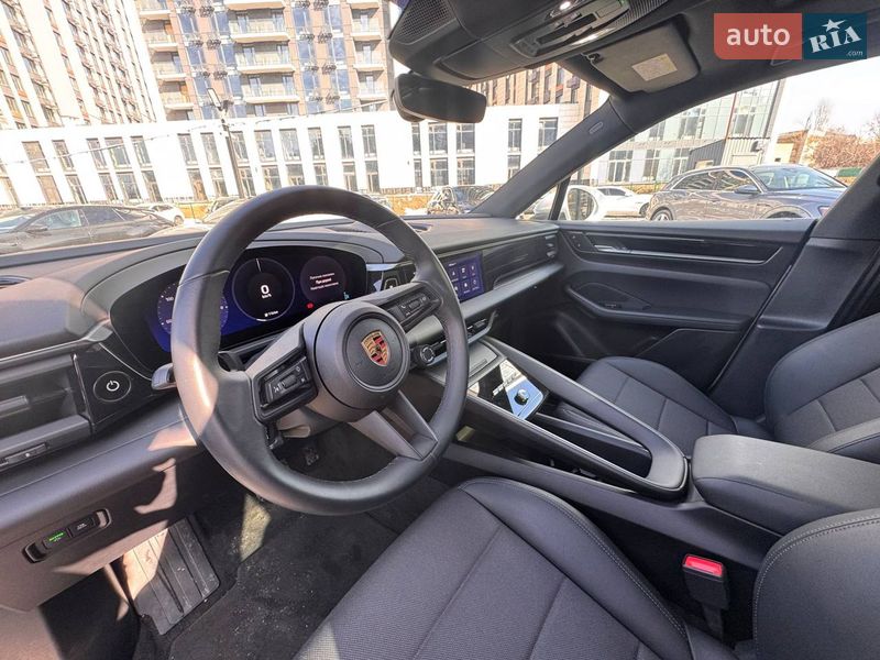 Позашляховик / Кросовер Porsche Macan 2024 в Києві