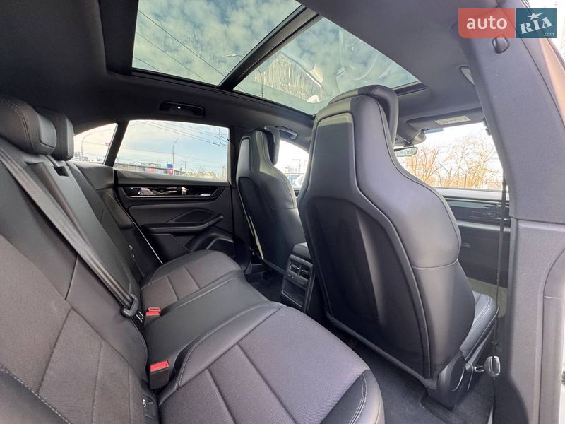 Позашляховик / Кросовер Porsche Macan 2024 в Києві