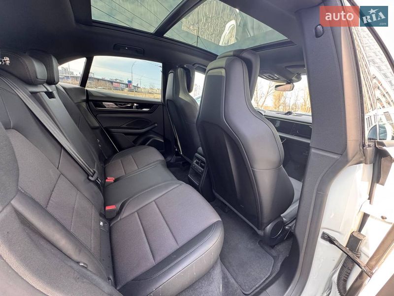 Позашляховик / Кросовер Porsche Macan 2024 в Києві