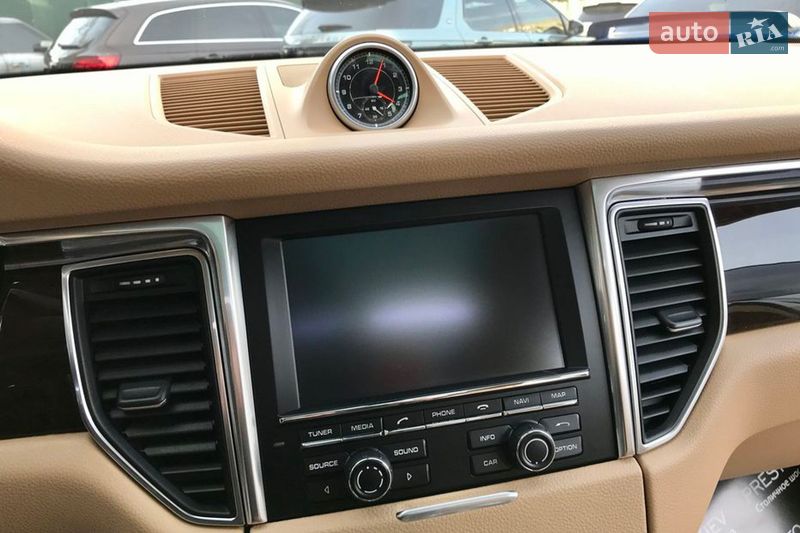 Позашляховик / Кросовер Porsche Macan 2016 в Києві