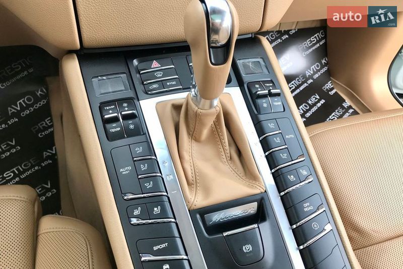 Позашляховик / Кросовер Porsche Macan 2016 в Києві
