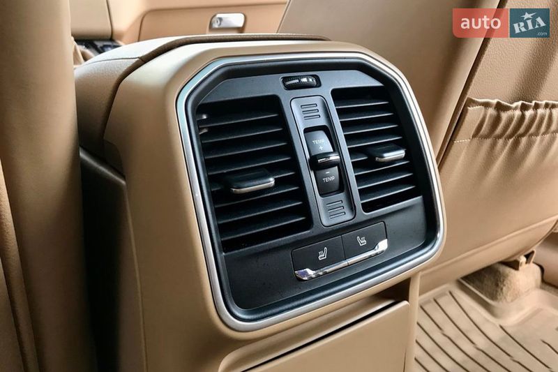 Позашляховик / Кросовер Porsche Macan 2016 в Києві