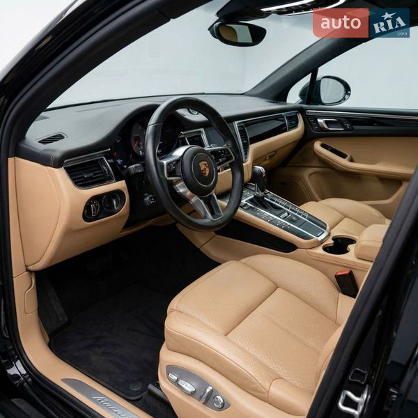 Позашляховик / Кросовер Porsche Macan 2016 в Білогородці