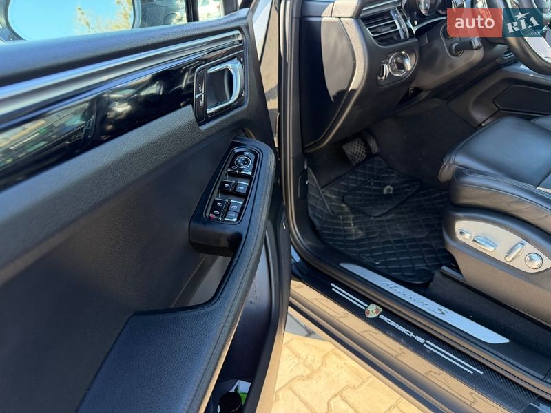 Внедорожник / Кроссовер Porsche Macan 2019 в Киеве