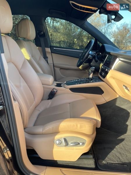 Внедорожник / Кроссовер Porsche Macan 2018 в Чернигове