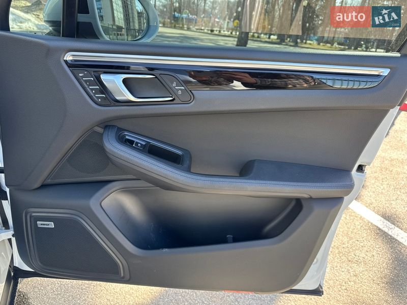 Внедорожник / Кроссовер Porsche Macan 2019 в Харькове