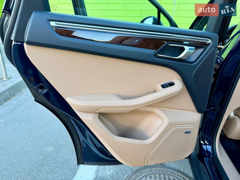 Позашляховик / Кросовер Porsche Macan 2021 в Києві