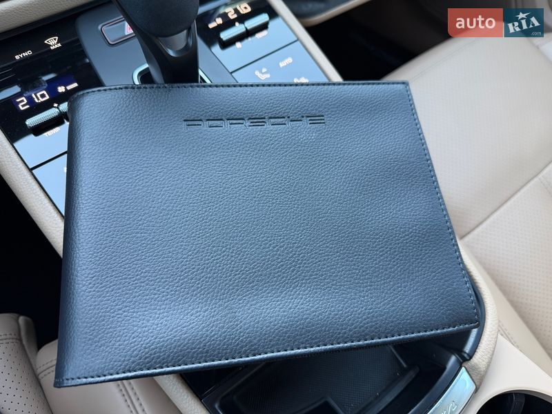 Позашляховик / Кросовер Porsche Macan 2021 в Києві