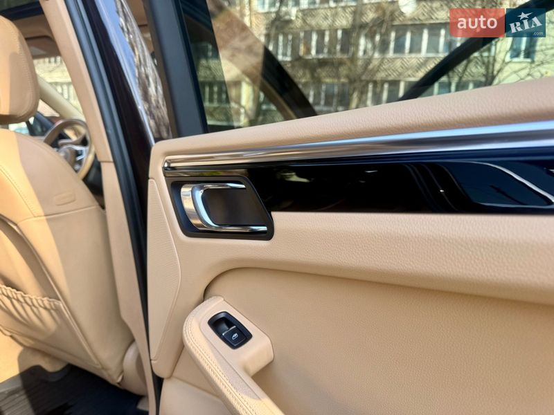 Позашляховик / Кросовер Porsche Macan 2014 в Києві