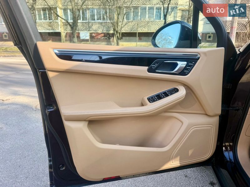 Позашляховик / Кросовер Porsche Macan 2014 в Києві