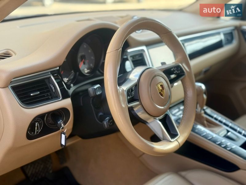 Позашляховик / Кросовер Porsche Macan 2014 в Києві