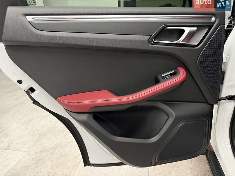 Внедорожник / Кроссовер Porsche Macan 2025 в Киеве