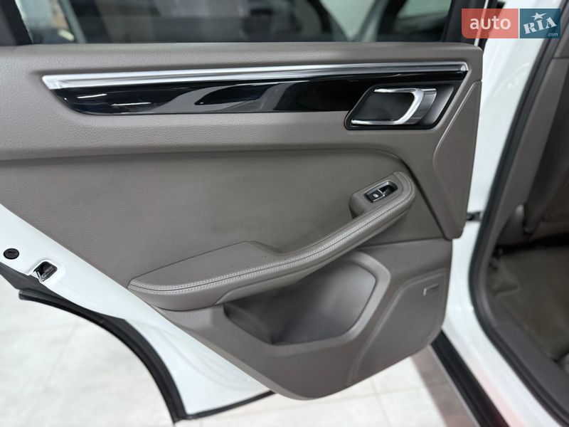 Внедорожник / Кроссовер Porsche Macan 2015 в Одессе