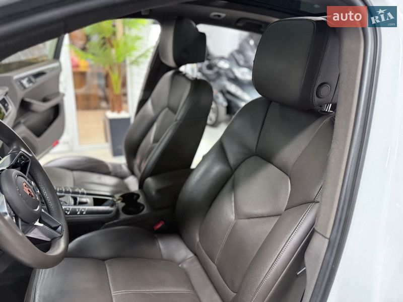Внедорожник / Кроссовер Porsche Macan 2015 в Одессе