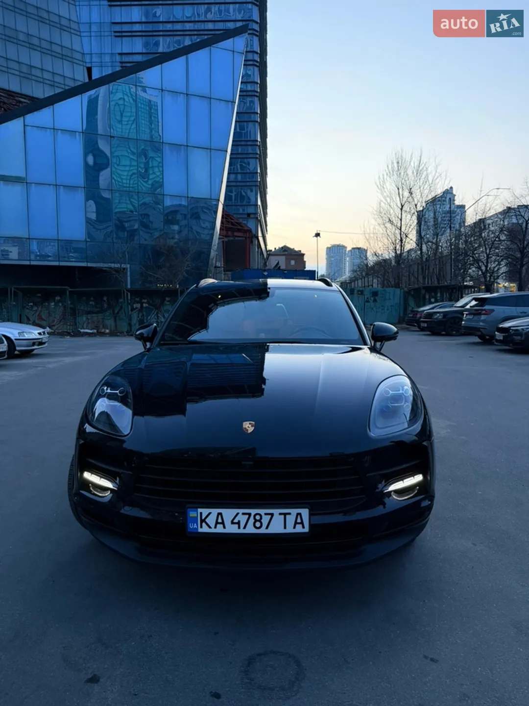 2019 Porsche Macan - мініатюра 2