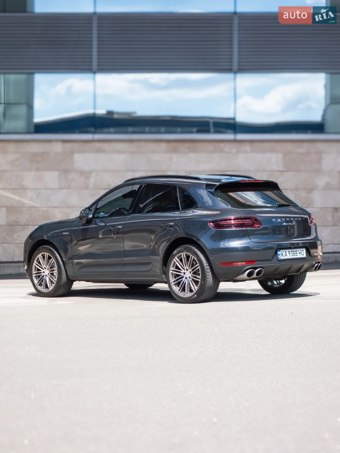 2016 Porsche Macan - мініатюра 2