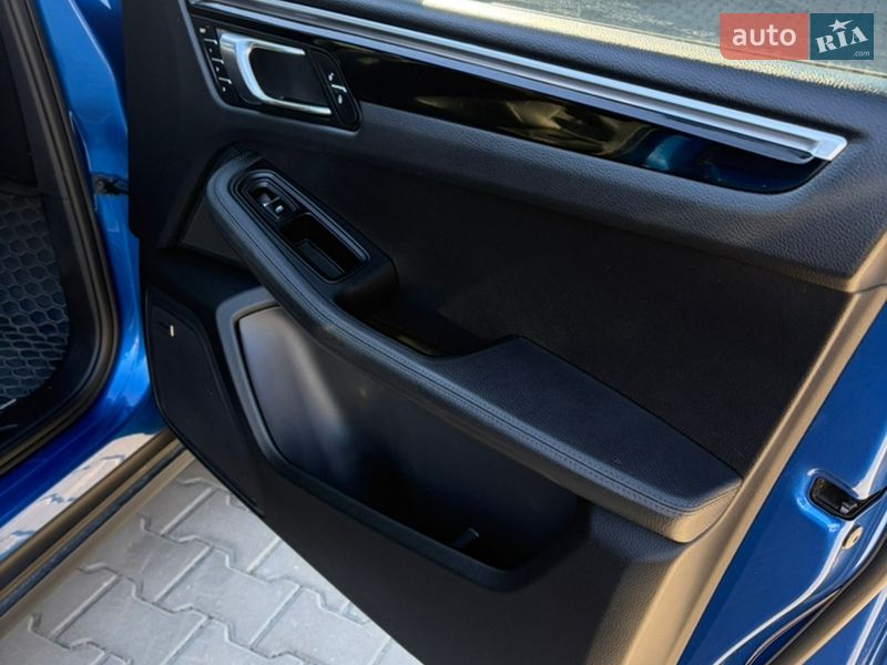 Позашляховик / Кросовер Porsche Macan 2017 в Києві