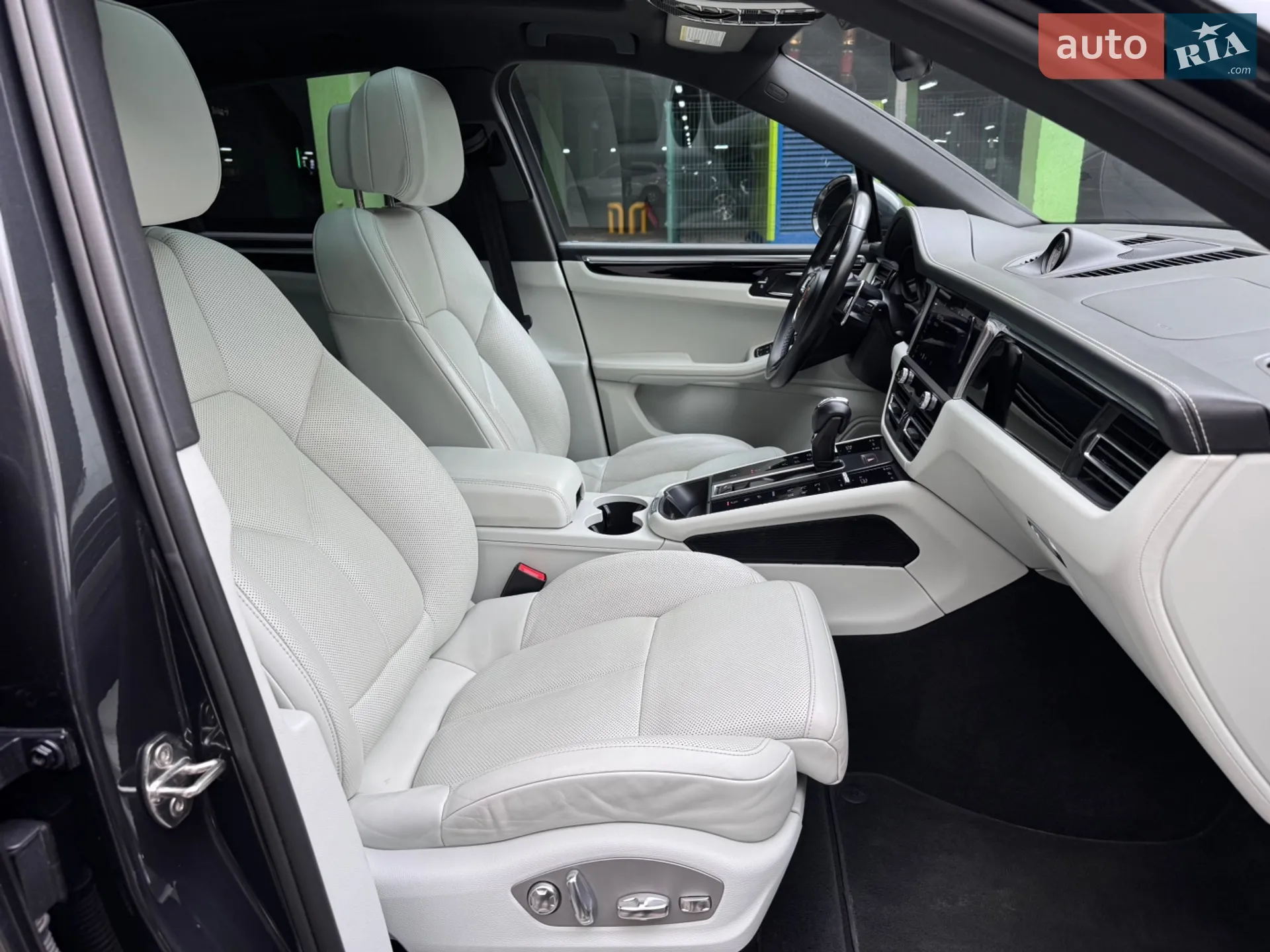 2022 Porsche Macan - мініатюра 28