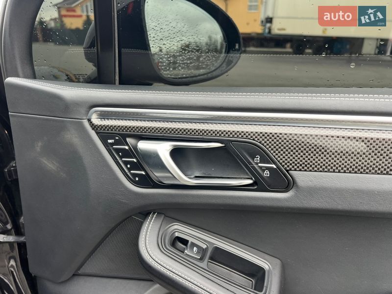 Позашляховик / Кросовер Porsche Macan 2022 в Києві