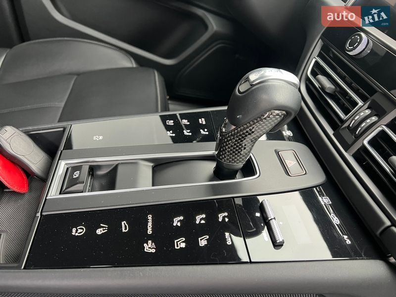 Позашляховик / Кросовер Porsche Macan 2022 в Києві