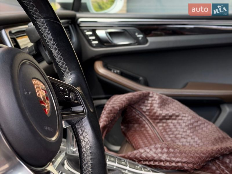 Внедорожник / Кроссовер Porsche Macan 2015 в Черновцах