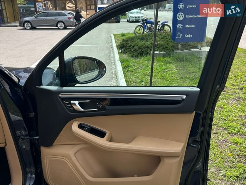 Позашляховик / Кросовер Porsche Macan 2018 в Дніпрі