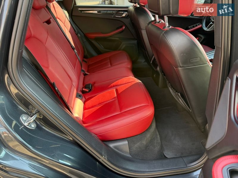 Внедорожник / Кроссовер Porsche Macan 2016 в Кропивницком