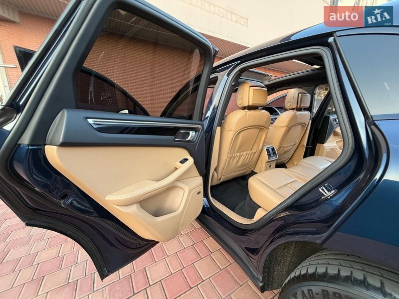 Внедорожник / Кроссовер Porsche Macan 2018 в Одессе