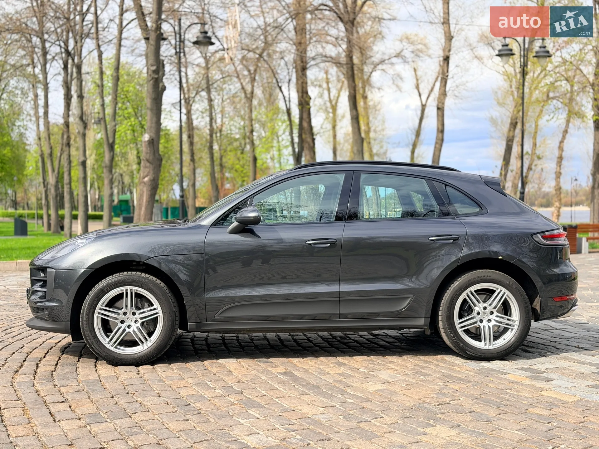 2021 Porsche Macan - мініатюра 2